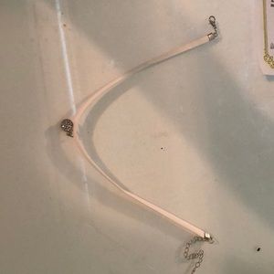 WHITE RHINESTONE CHOKER